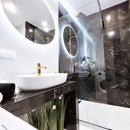 Mit Blick Auf Den Park - Mariw Matejki 17 Z Widokiem Na Park * 슈비노우이스쳬